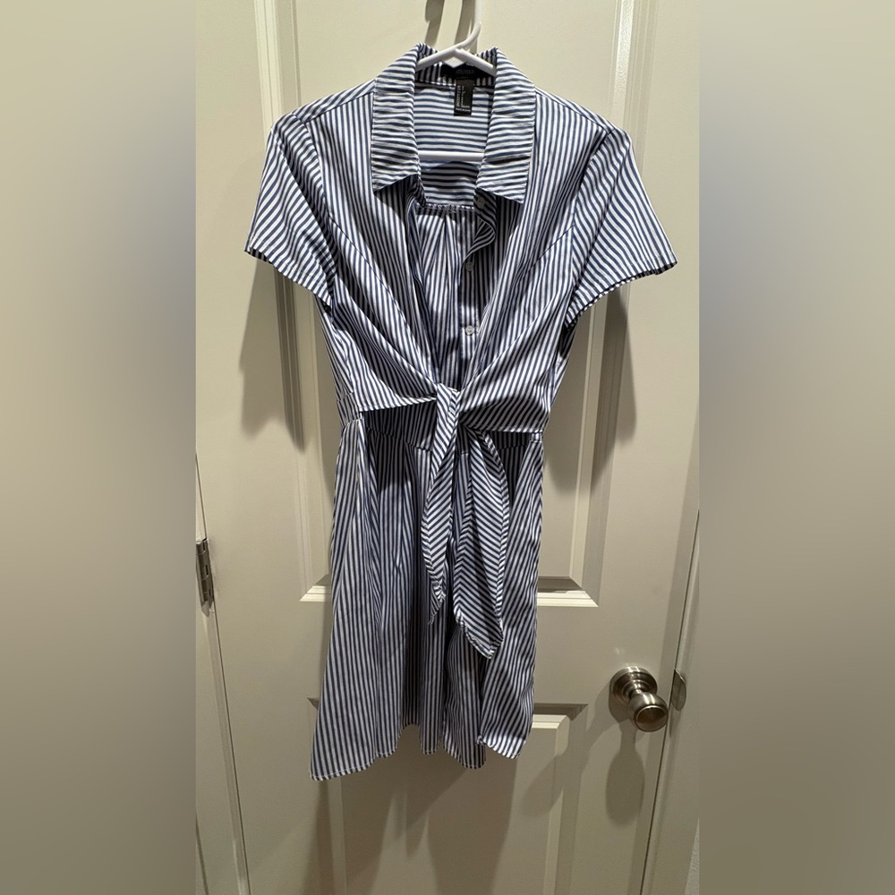 Forever 21 Blue and White Wrap Midi Dress